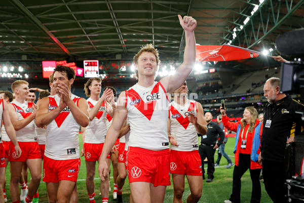AFL 2024 Round 23 - Essendon v Sydney - A-53056338