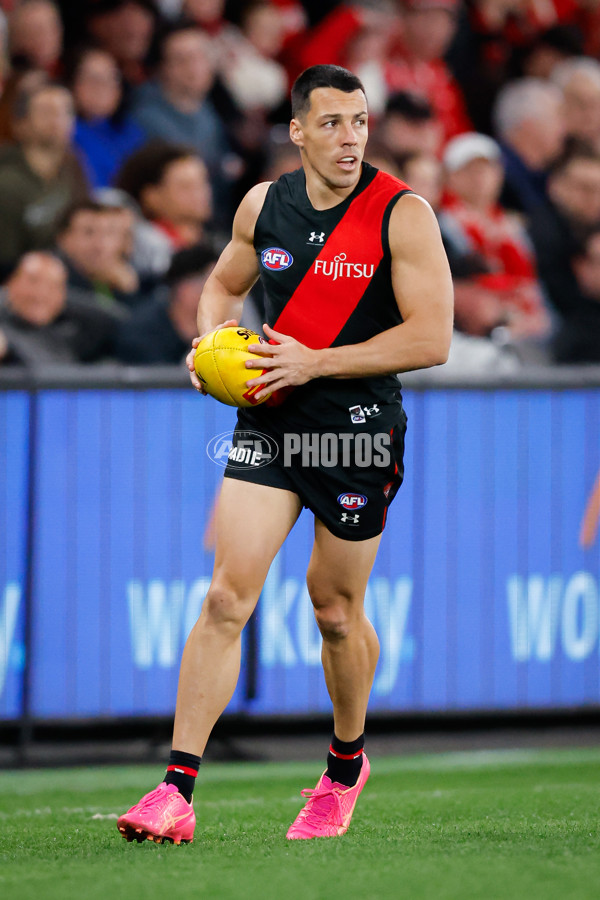 AFL 2024 Round 23 - Essendon v Sydney - A-53056387