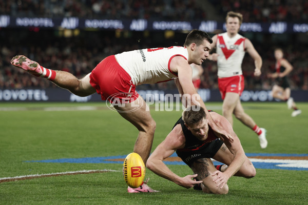 AFL 2024 Round 23 - Essendon v Sydney - A-53056410