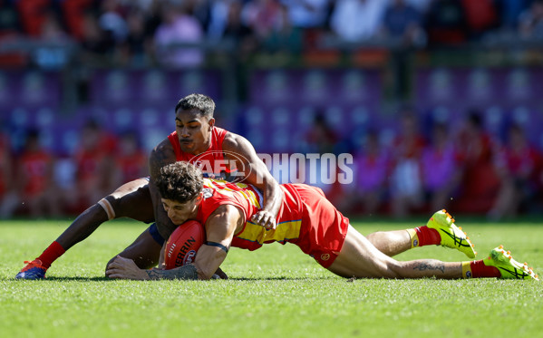 AFL 2024 Round 23 - Gold Coast v Melbourne - A-53063918