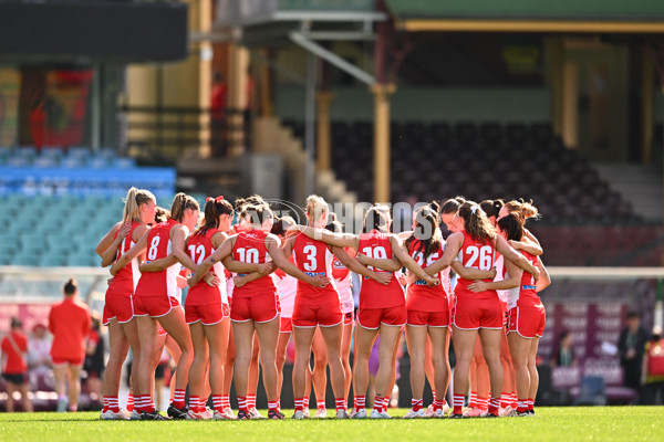 AFLW 2024 Practice Match - Sydney v Hawthorn - A-53063946