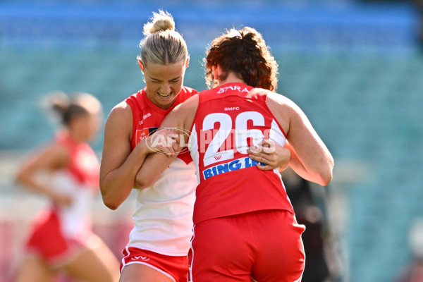 AFLW 2024 Practice Match - Sydney v Hawthorn - A-53063947