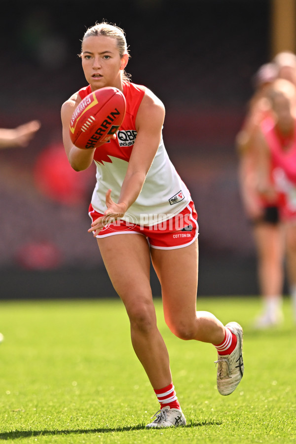 AFLW 2024 Practice Match - Sydney v Hawthorn - A-53063948