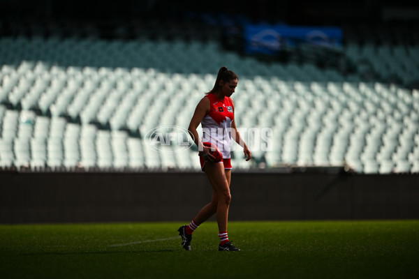 AFLW 2024 Practice Match - Sydney v Hawthorn - A-53063972