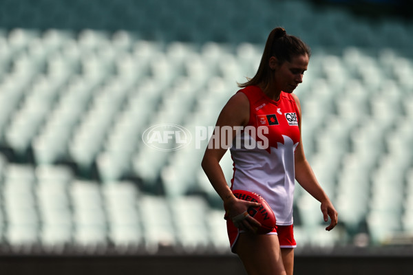 AFLW 2024 Practice Match - Sydney v Hawthorn - A-53064241