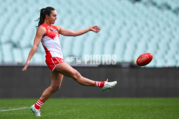 AFLW 2024 Practice Match - Sydney v Hawthorn - A-53064245