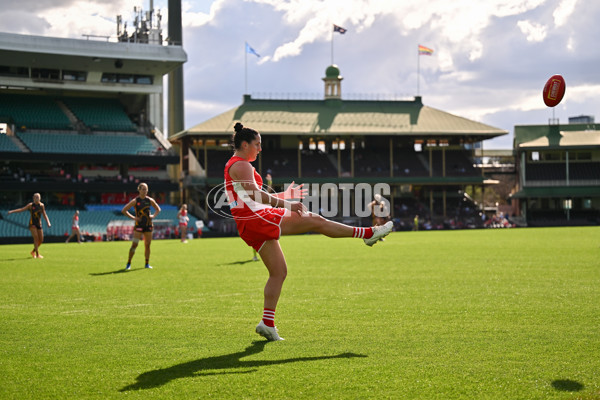 AFLW 2024 Practice Match - Sydney v Hawthorn - A-53066472