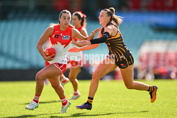 AFLW 2024 Practice Match - Sydney v Hawthorn - A-53066496