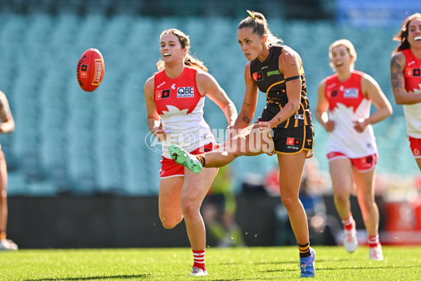 AFLW 2024 Practice Match - Sydney v Hawthorn - A-53067445