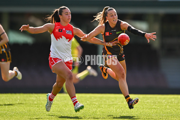 AFLW 2024 Practice Match - Sydney v Hawthorn - A-53067479