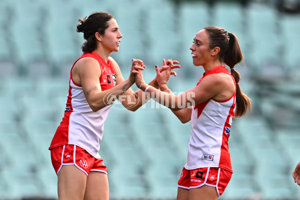 AFLW 2024 Practice Match - Sydney v Hawthorn - A-53069199