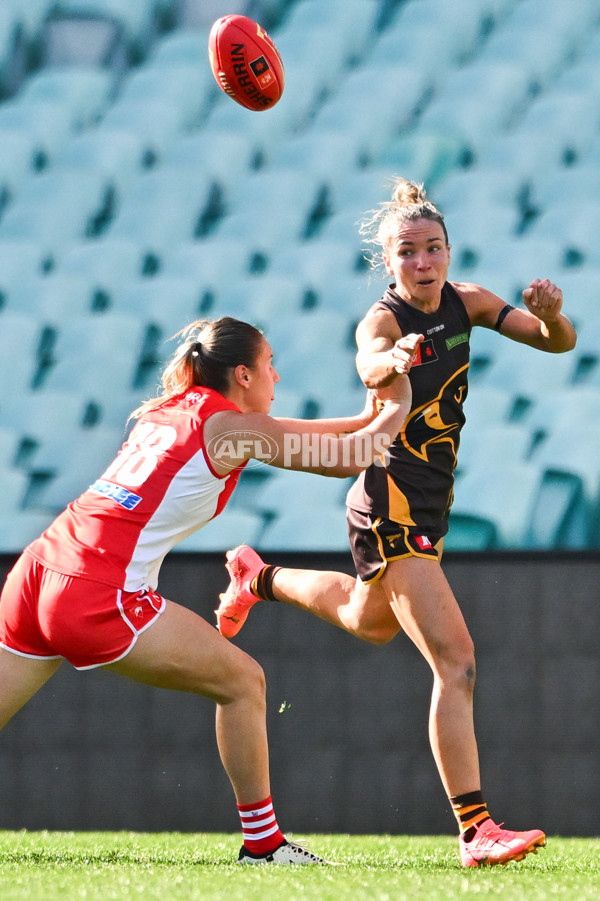 AFLW 2024 Practice Match - Sydney v Hawthorn - A-53070084