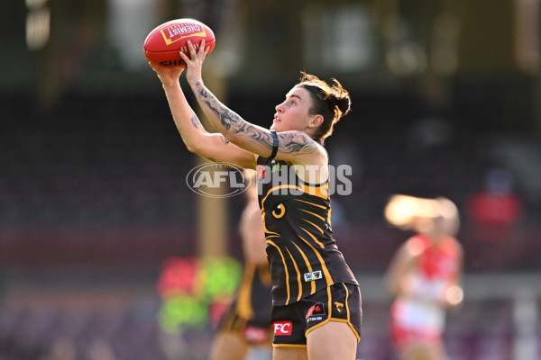 AFLW 2024 Practice Match - Sydney v Hawthorn - A-53070089