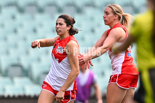 AFLW 2024 Practice Match - Sydney v Hawthorn - A-53070098