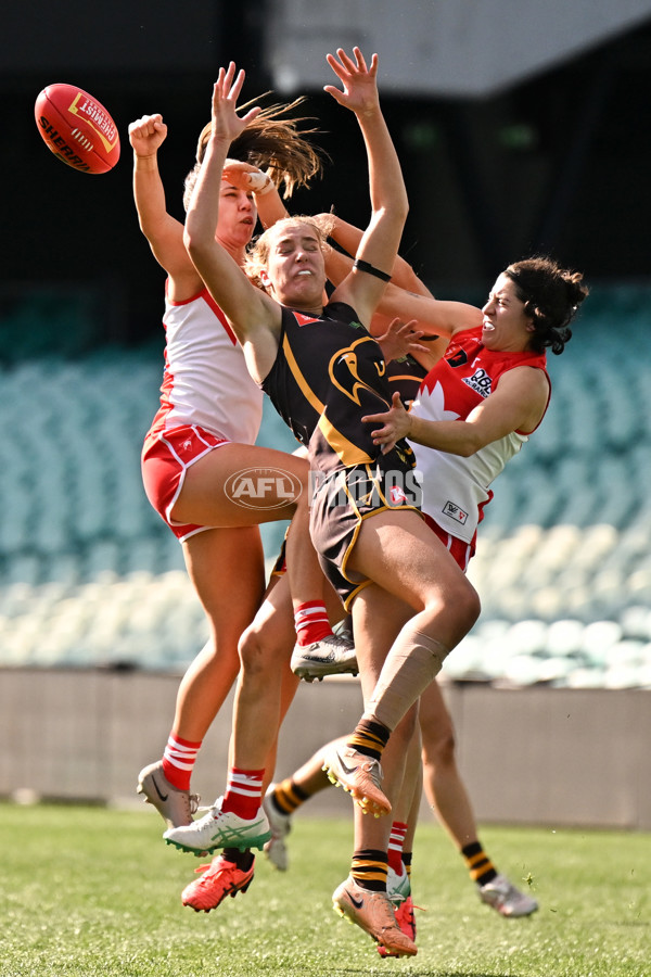 AFLW 2024 Practice Match - Sydney v Hawthorn - A-53070102