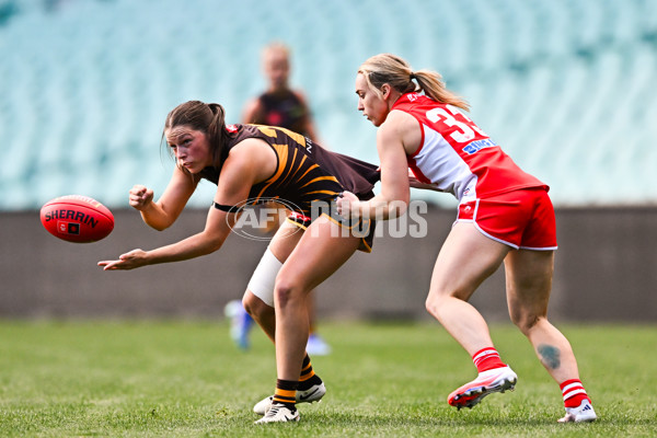 AFLW 2024 Practice Match - Sydney v Hawthorn - A-53070103