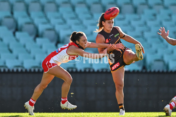 AFLW 2024 Practice Match - Sydney v Hawthorn - A-53072562