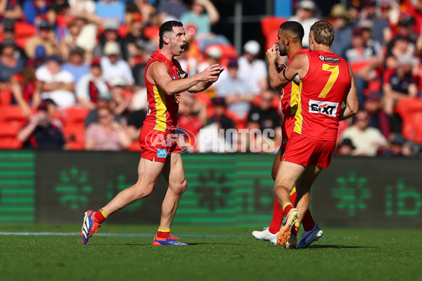 AFL 2024 Round 23 - Gold Coast v Melbourne - A-53072674