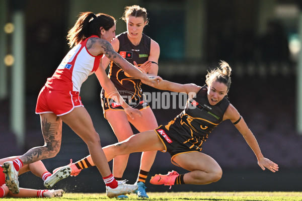AFLW 2024 Practice Match - Sydney v Hawthorn - A-53072737