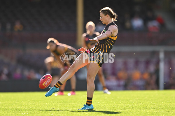 AFLW 2024 Practice Match - Sydney v Hawthorn - A-53072757