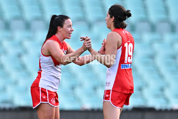 AFLW 2024 Practice Match - Sydney v Hawthorn - A-53075029