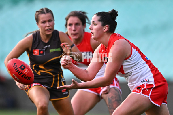 AFLW 2024 Practice Match - Sydney v Hawthorn - A-53075033