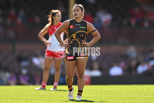 AFLW 2024 Practice Match - Sydney v Hawthorn - A-53075706