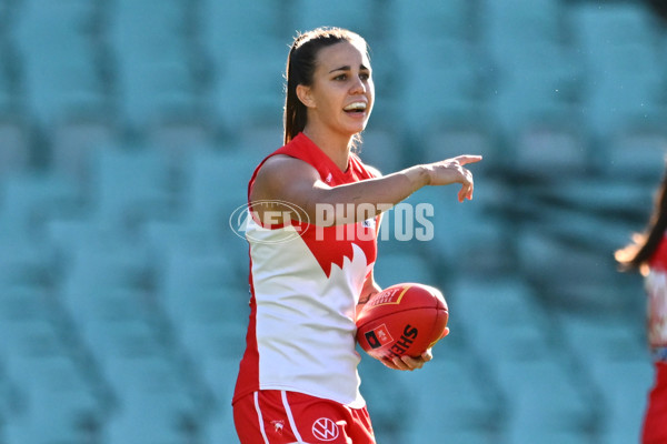 AFLW 2024 Practice Match - Sydney v Hawthorn - A-53075708