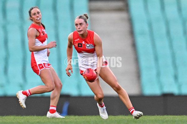 AFLW 2024 Practice Match - Sydney v Hawthorn - A-53075720