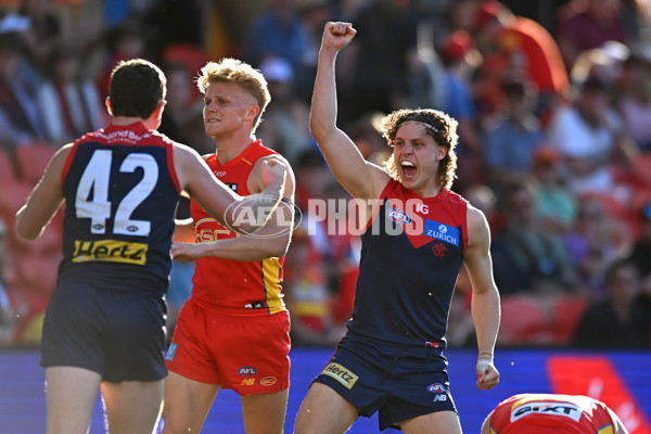 AFL 2024 Round 23 - Gold Coast v Melbourne - A-53081254