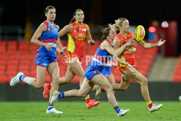 AFLW 2024 Practice Match - Gold Coast v Western Bulldogs - A-53085937