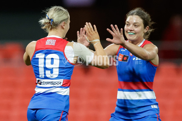 AFLW 2024 Practice Match - Gold Coast v Western Bulldogs - A-53088503