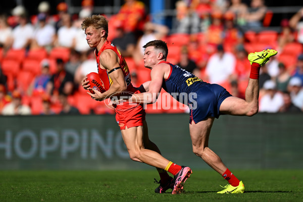 AFL 2024 Round 23 - Gold Coast v Melbourne - A-53101912