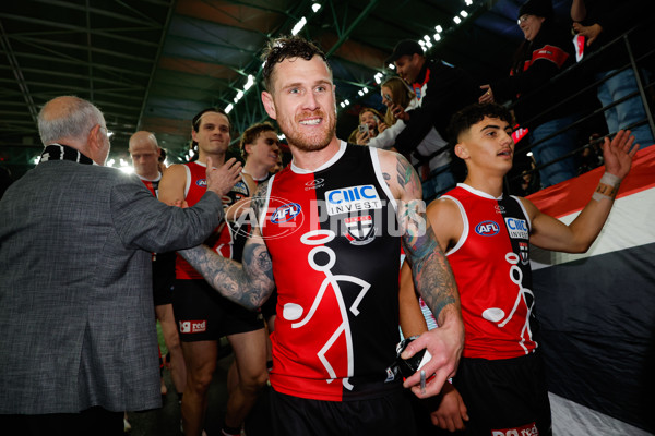 AFL 2024 Round 23 - St Kilda v Geelong - A-53107180