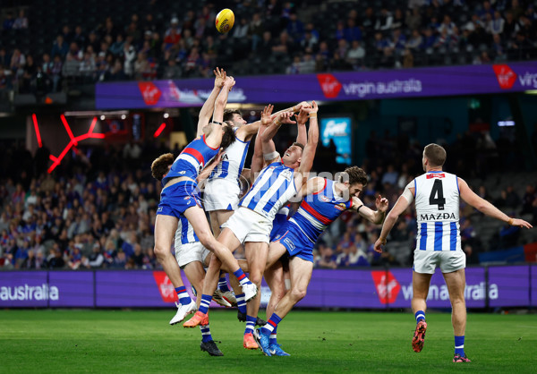 AFL 2024 Round 23 - Western Bulldogs v North Melbourne - A-53117424