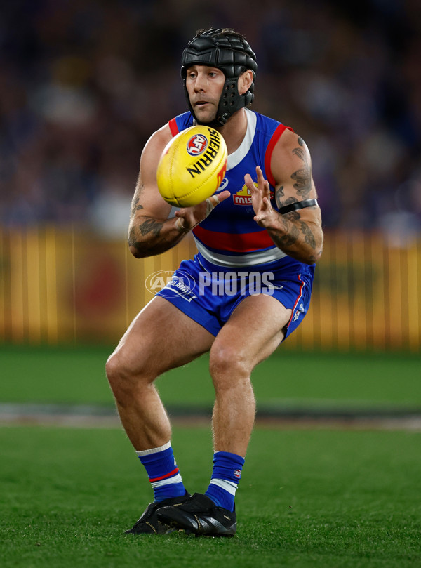 AFL 2024 Round 23 - Western Bulldogs v North Melbourne - A-53122392