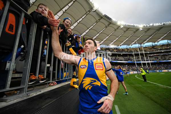 AFL 2024 Round 23 - West Coast v Carlton - A-53151380