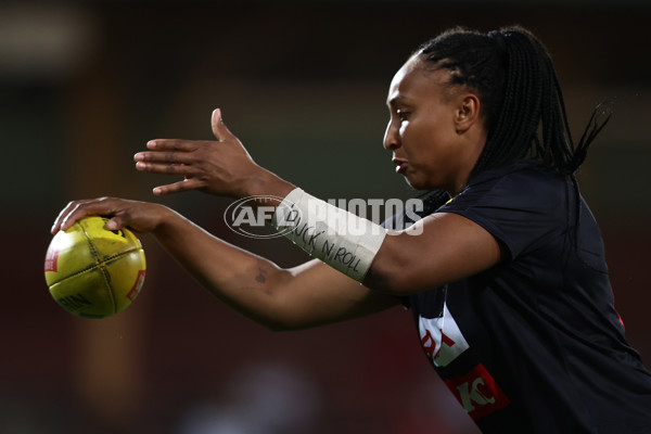 AFLW 2024 Round 01 - Sydney v Collingwood - A-53542519