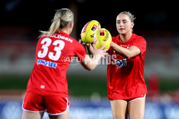 AFLW 2024 Round 01 - Sydney v Collingwood - A-53542802