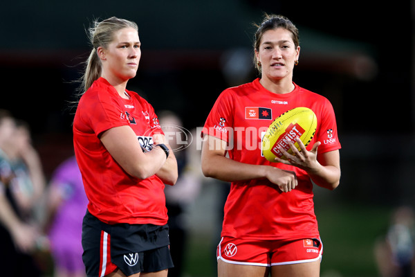 AFLW 2024 Round 01 - Sydney v Collingwood - A-53542805