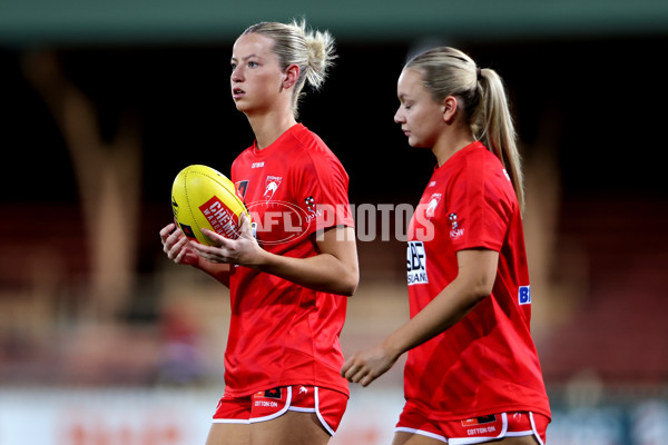 AFLW 2024 Round 01 - Sydney v Collingwood - A-53542814