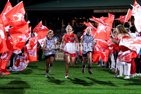 AFLW 2024 Round 01 - Sydney v Collingwood - A-53544649