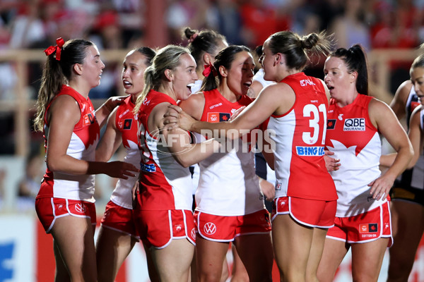 AFLW 2024 Round 01 - Sydney v Collingwood - A-53544684