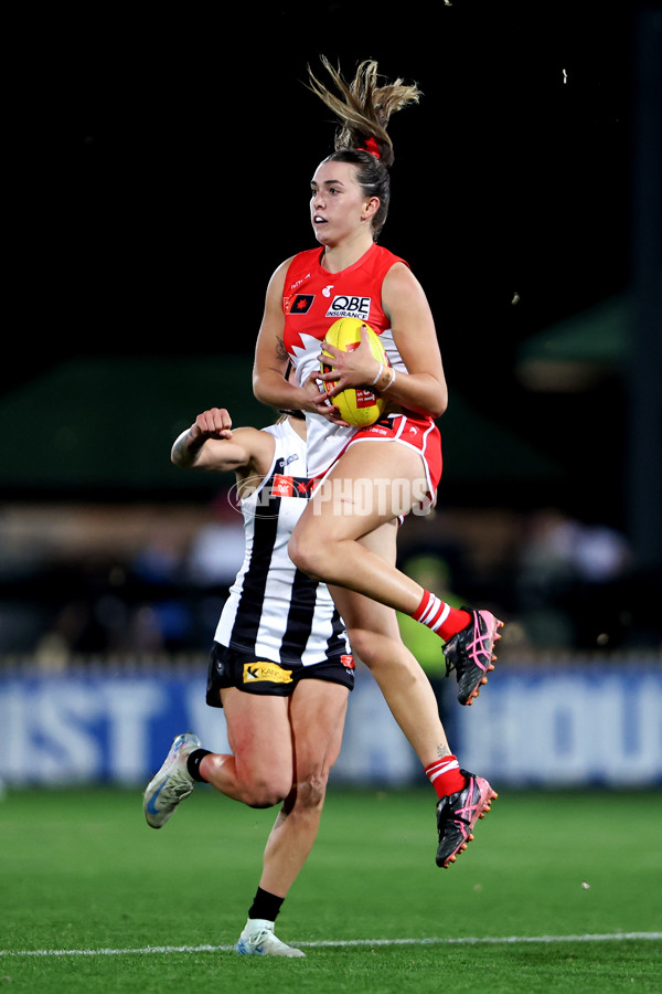 AFLW 2024 Round 01 - Sydney v Collingwood - A-53544702