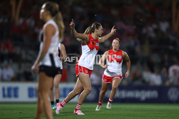 AFLW 2024 Round 01 - Sydney v Collingwood - A-53544705