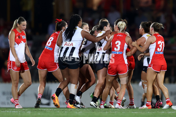 AFLW 2024 Round 01 - Sydney v Collingwood - A-53544727