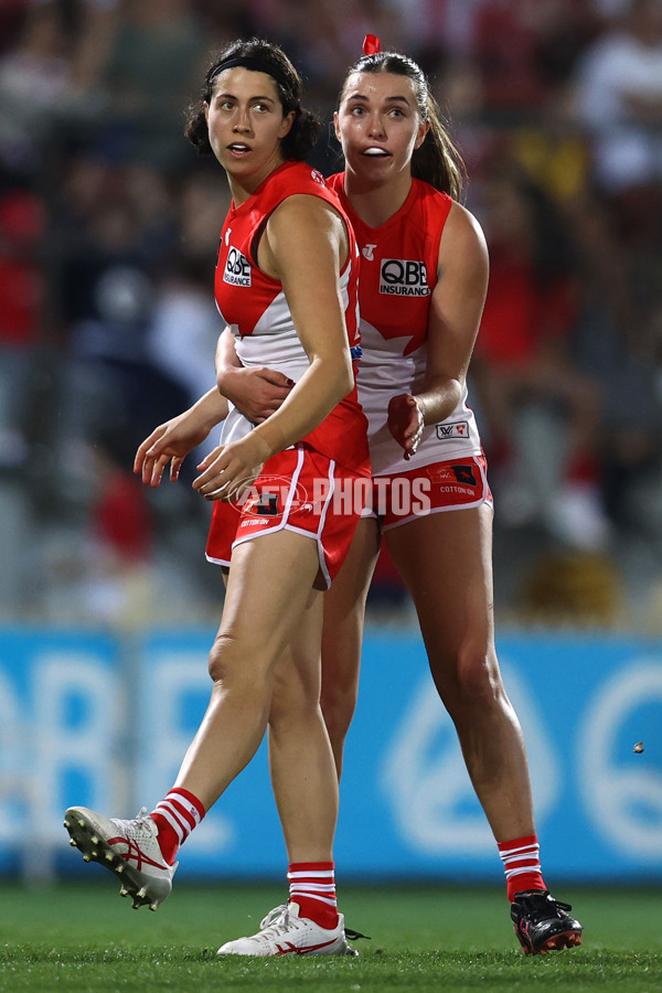 AFLW 2024 Round 01 - Sydney v Collingwood - A-53544731