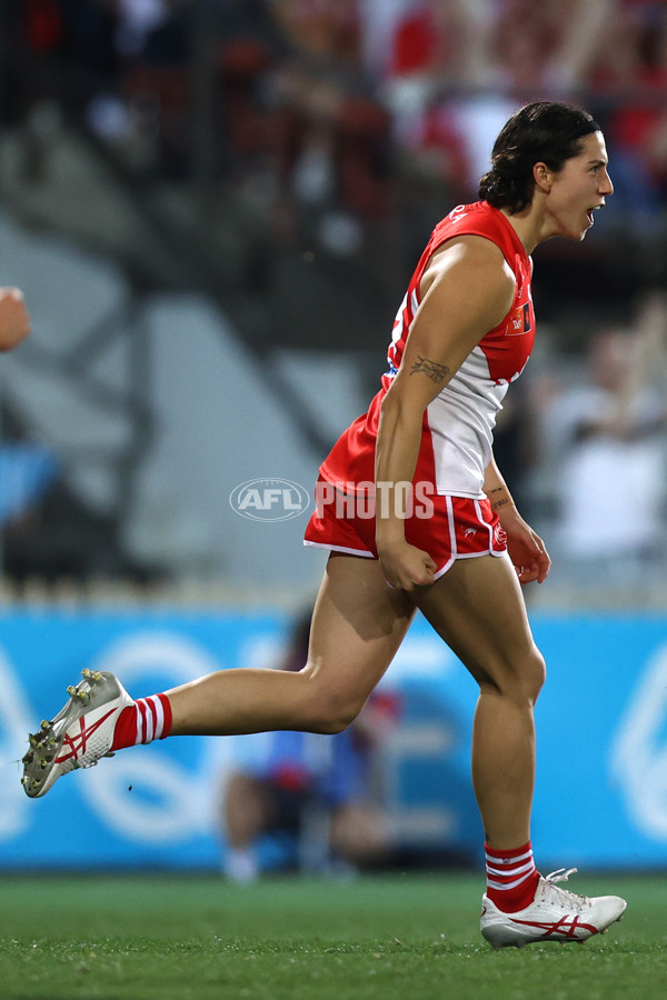 AFLW 2024 Round 01 - Sydney v Collingwood - A-53544733