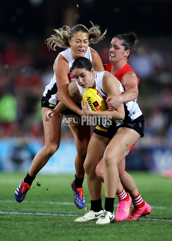 AFLW 2024 Round 01 - Sydney v Collingwood - A-53544734