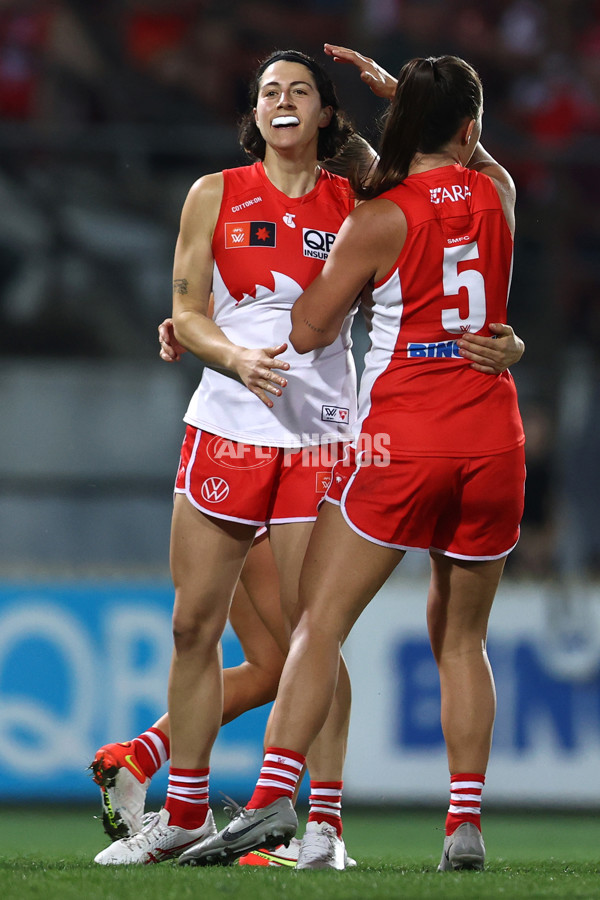 AFLW 2024 Round 01 - Sydney v Collingwood - A-53544736